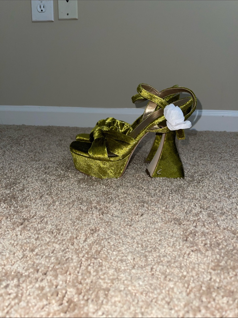 Circus by Sam Edelman Olive Velvet Knot Platform Sandals - Picture 4 of 5